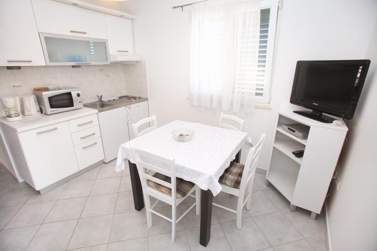 Apartments Nakir Slatine Rom bilde